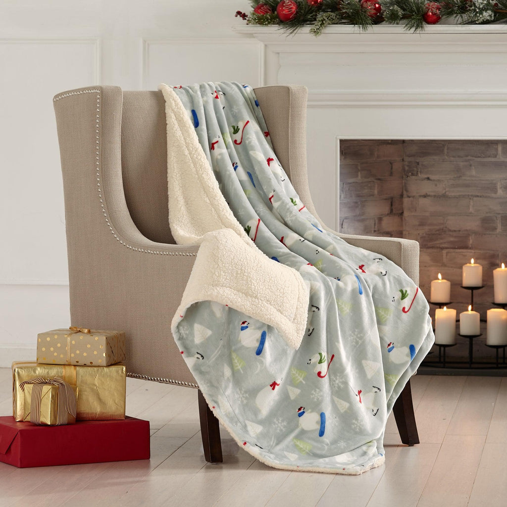 Great Bay Home Blankets 50" x 60" Throw / Polar Bears Sherpa Throw Blanket - Eve Collection Reversible Holiday Sherpa Throw Blanket丨Holiday Eve Collection by Great Bay Home