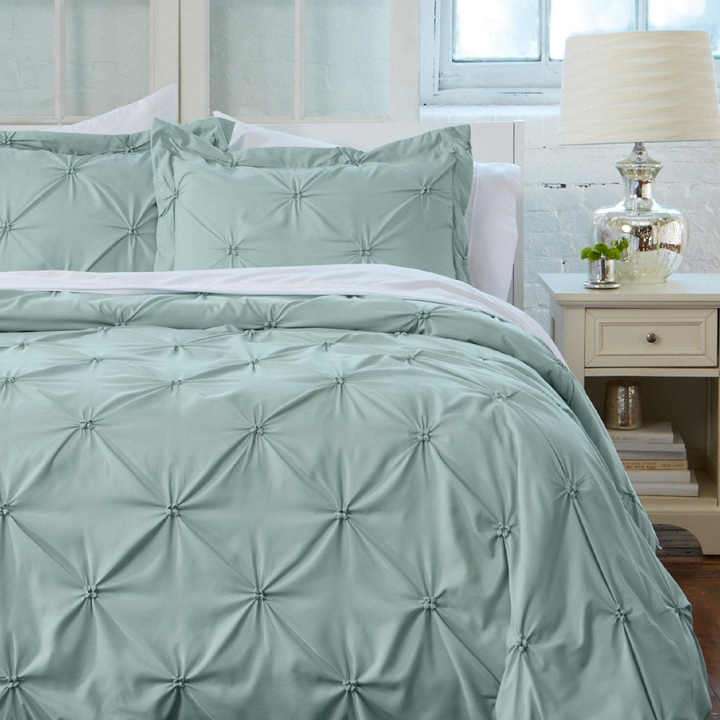 Great Bay Home Duvet 3-Piece Pintuck Duvet Cover - Analia Collection Pinch Pleated Pintuck Duvet Cover Set with Shams | Great Bay Home