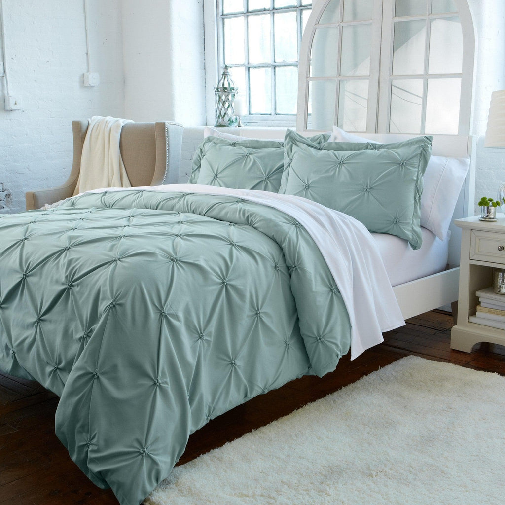 Great Bay Home Duvet 3-Piece Pintuck Duvet Cover - Analia Collection Pinch Pleated Pintuck Duvet Cover Set with Shams | Great Bay Home