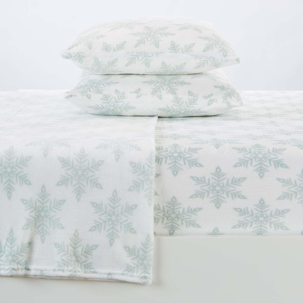 Great Bay Home Sheets Twin / Large Snowflake 4-Piece Printed Plush Sheet - Velvet Luxe-Lattice Collection Cozy Velvet Plush Sheet Set | Velvet Luxe Collection by Great Bay Home