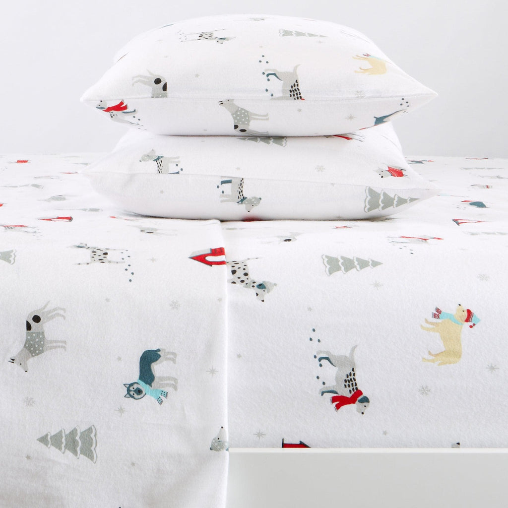 Great Bay Home Sheets Full / Pups in the Snow 4-Piece Turkish Cotton Flannel Sheet - Whittaker Collection 4-Piece Turkish Cotton Flannel Sheet | Whittaker Collection by Great Bay Home