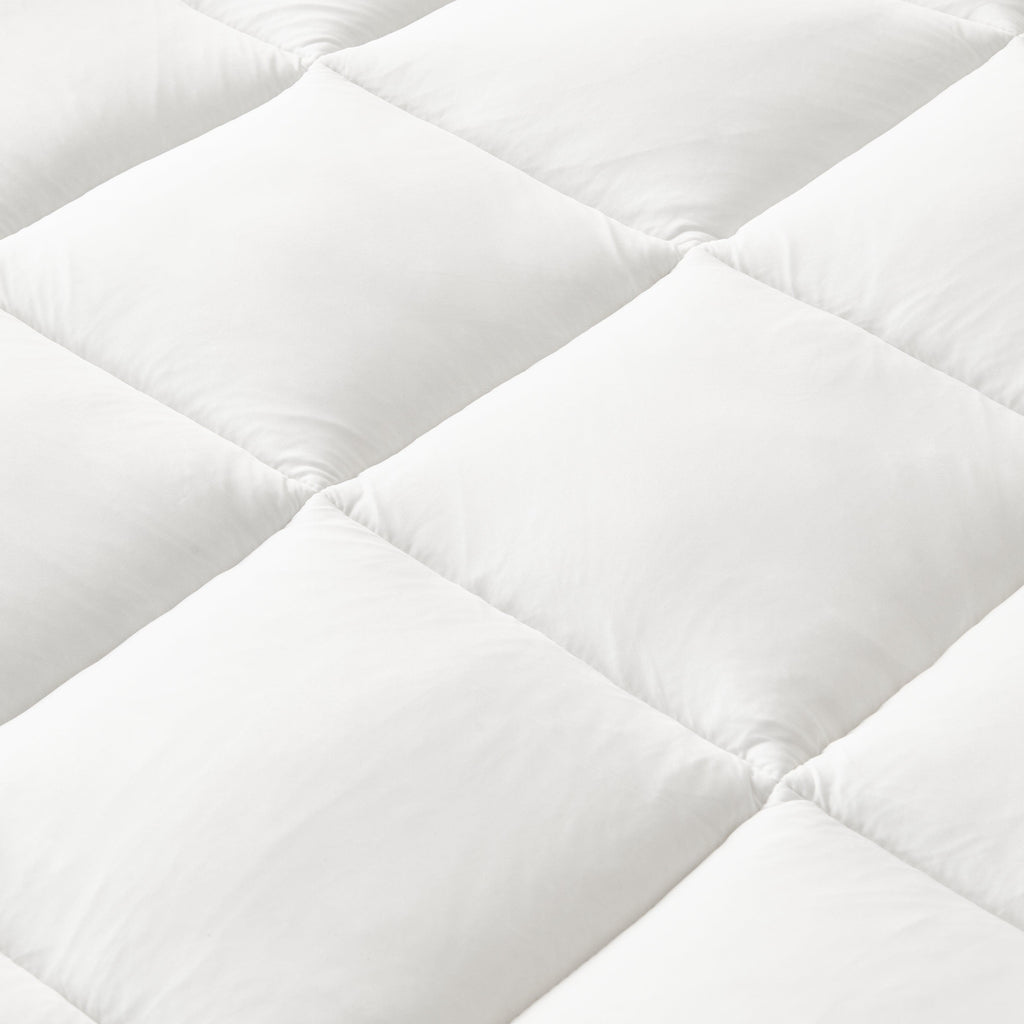 Great Bay Home King / White 2 Inch Thick Cooling Mattress Pad - Finley 2 Inch Thick Cooling Mattress Topper | Finley Collection by Great Bay Home