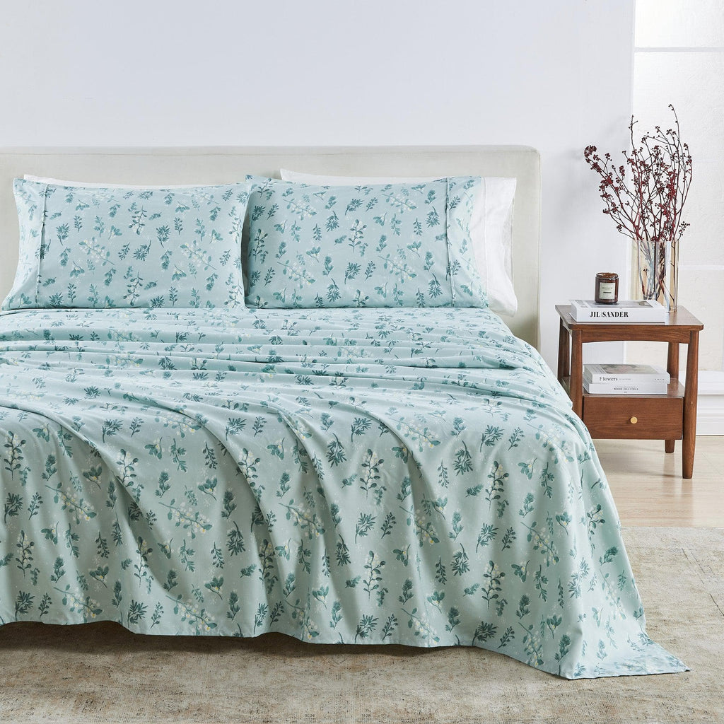 Great Bay Home Sheets Twin / Snowy Botanical 4 Piece Watercolor Floral Microfiber Sheet - Delia Collection Decorate your bedroom decor with gorgeous microfiber sheets. This set features a hand-designed watercolor floral print in beautiful colors. The soft microfiber will feel delicately soft against your skin, while the pattern will elevate your decor for the new seasons. So grab this sheet set and fall into cozy, soft bed sheets every night.