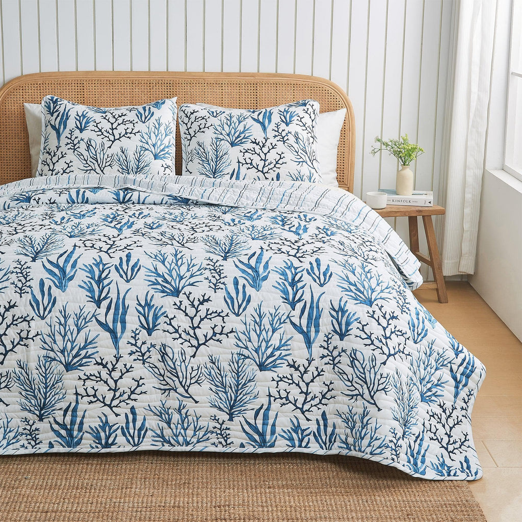 greatbayhome Quilts & Comforters King / Navy Coral Coastal Navy Coral Quilt Set | Saelia Collection by Great Bay Home Coastal Navy Coral Quilt Set | Saelia Collection by Great Bay Home