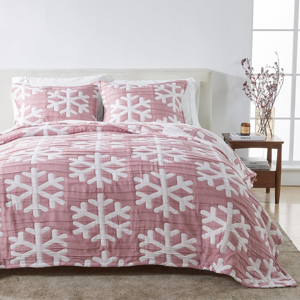 greatbayhome Quilts & Comforters Full / Queen / Red / White Matelassé Snowflake Quilt Set - Nino Collection Matelassé Snowflake Quilt Set | Nino Collection by Great Bay Home