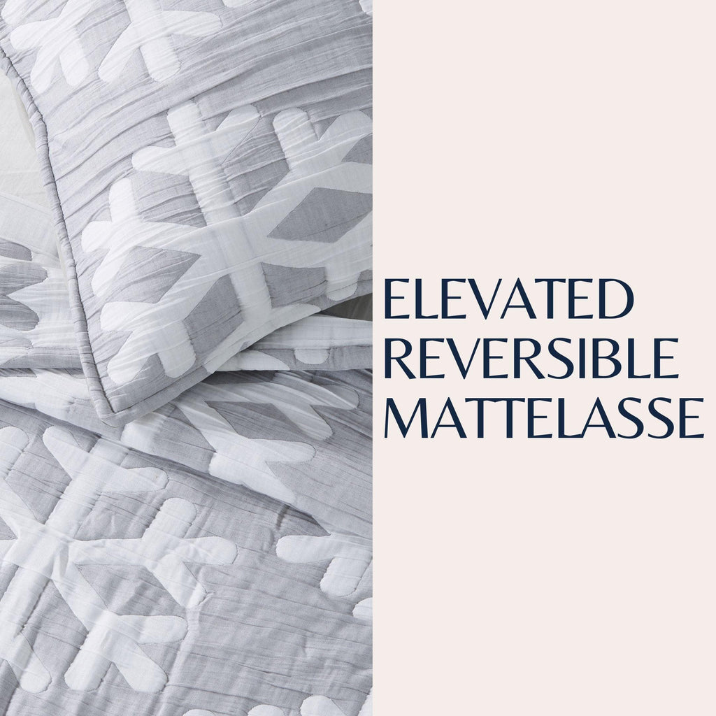 greatbayhome Quilts & Comforters Matelassé Snowflake Quilt Set - Nino Collection Matelassé Snowflake Quilt Set | Nino Collection by Great Bay Home