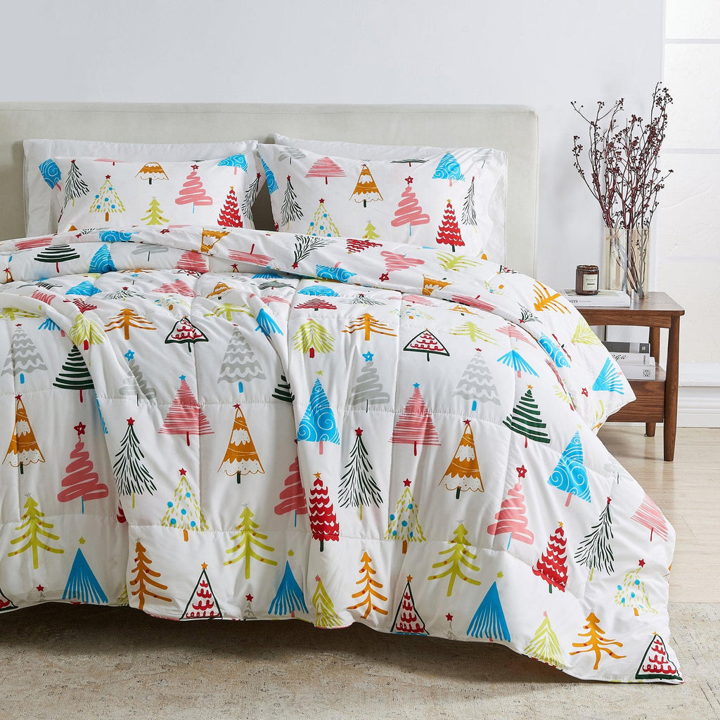 greatbayhome Quilts & Comforters Twin / Twin XL / Happy Hillside Reversible Winter Comforter Set - Odette Collection Reversible Winter-Printed Comforter Set | Odette Collection by Great Bay Home