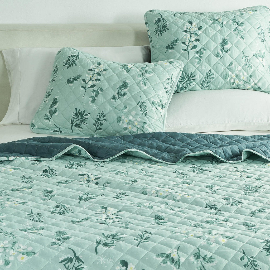 greatbayhome Quilts & Comforters Snowy Botanical Quilt Set - Mariela Collection Snowy Botanical Quilt Set | Mariela Collection by Great Bay Home