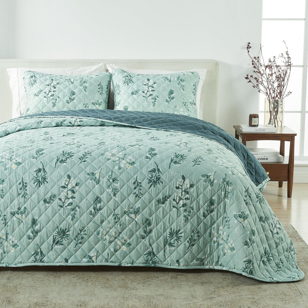 greatbayhome Quilts & Comforters Full / Queen / Snowy Botanical Snowy Botanical Quilt Set - Mariela Collection Snowy Botanical Quilt Set | Mariela Collection by Great Bay Home