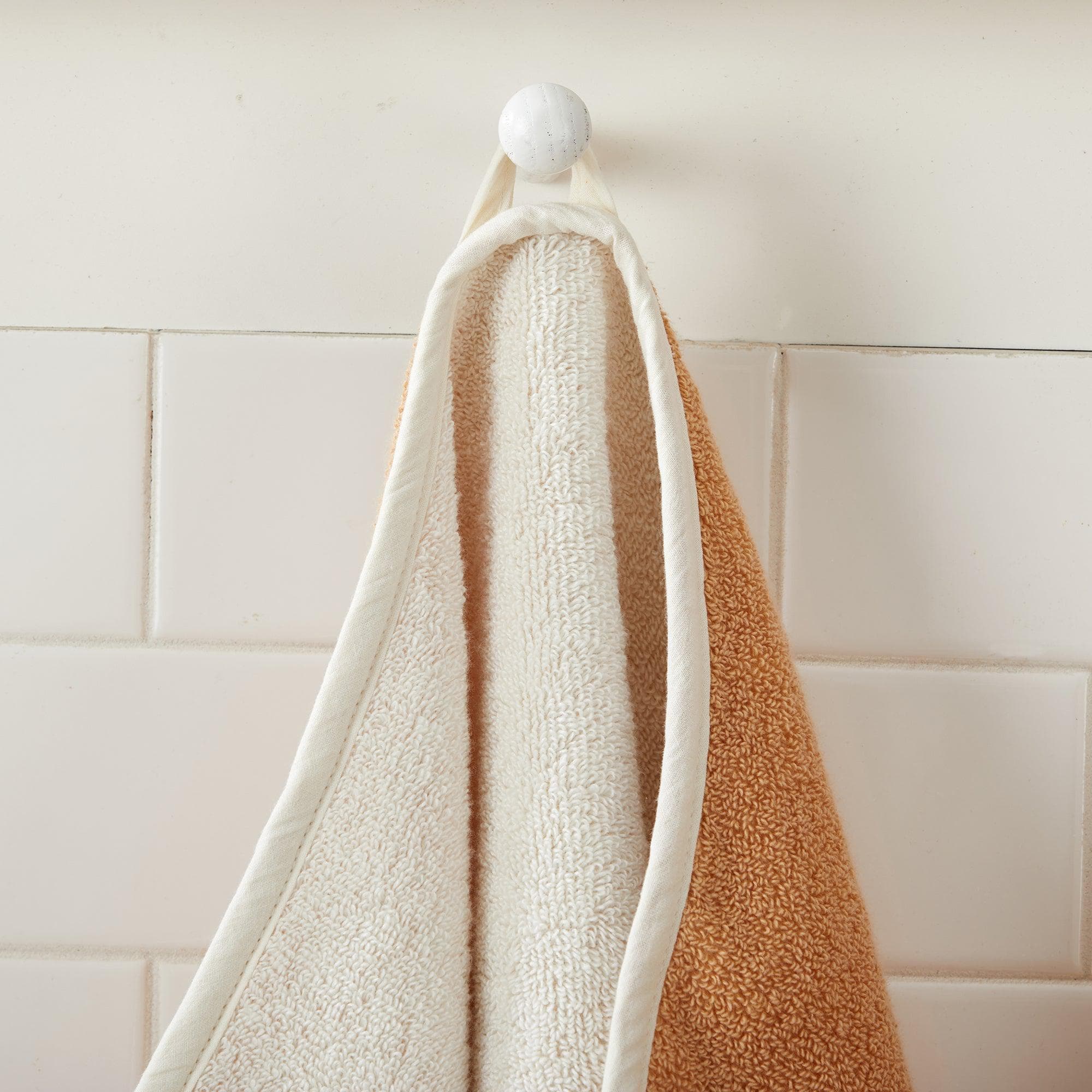 Blythe Two-tone Sculpted Bath Towels