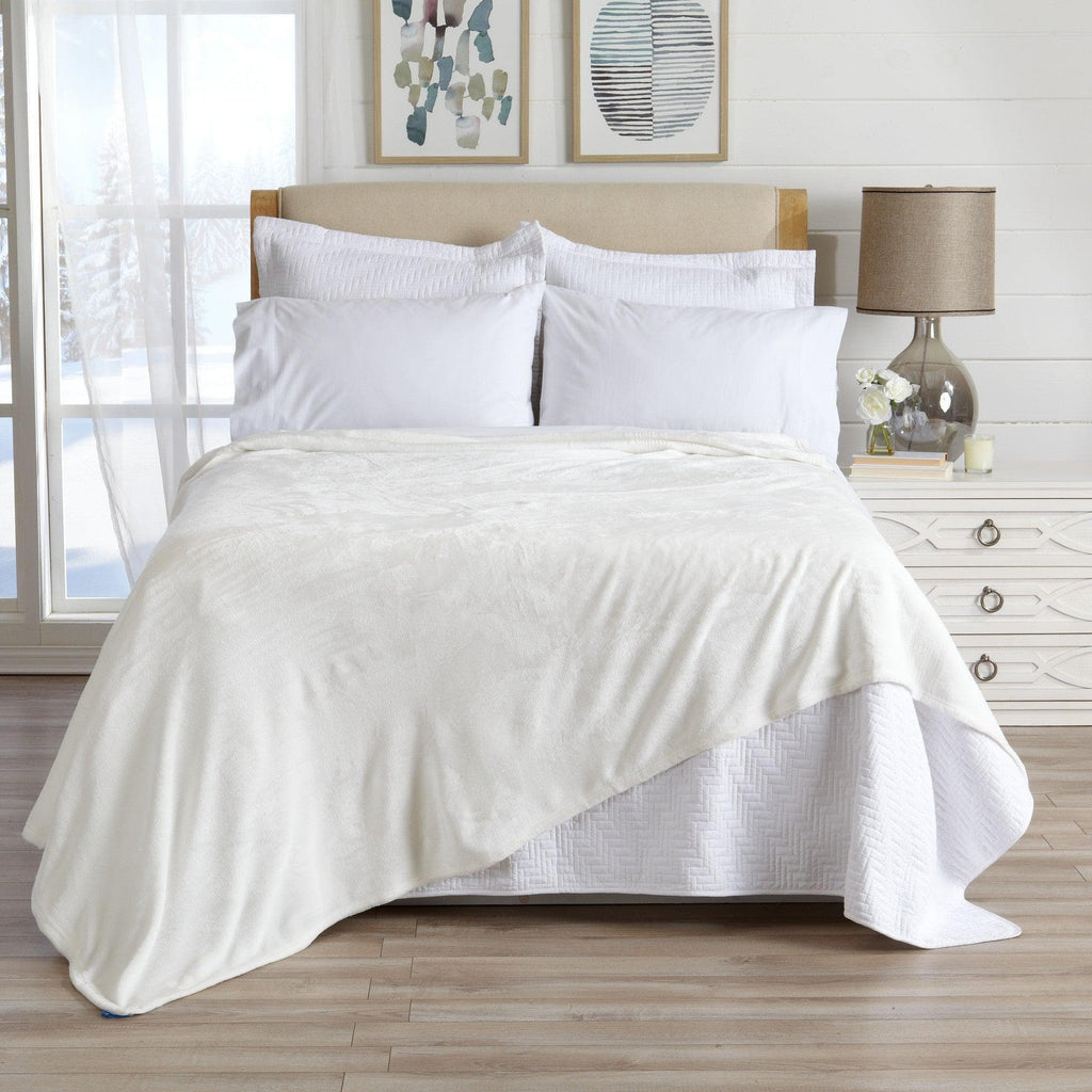Great Bay Home Blankets Twin / Optic White Velvet Plush Blanket - Avianna Collection Ultra Velvet Plush Bed Blanket | Avianna Collection by Great Bay Home