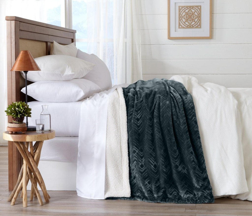 Great Bay Home Blankets Velvet Plush Sherpa Luxury Bed Blanket - Berber Collection Berber Velvet Plush Luxury Bed Blanket | Great Bay Home