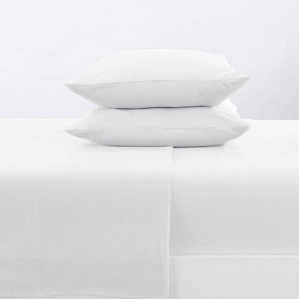 Great Bay Home Sheets Twin / Winter White 4-Piece Solid Fleece Sheet - Christina Collection Super Soft Fleece Sheets | Christina Collection by Great Bay Home