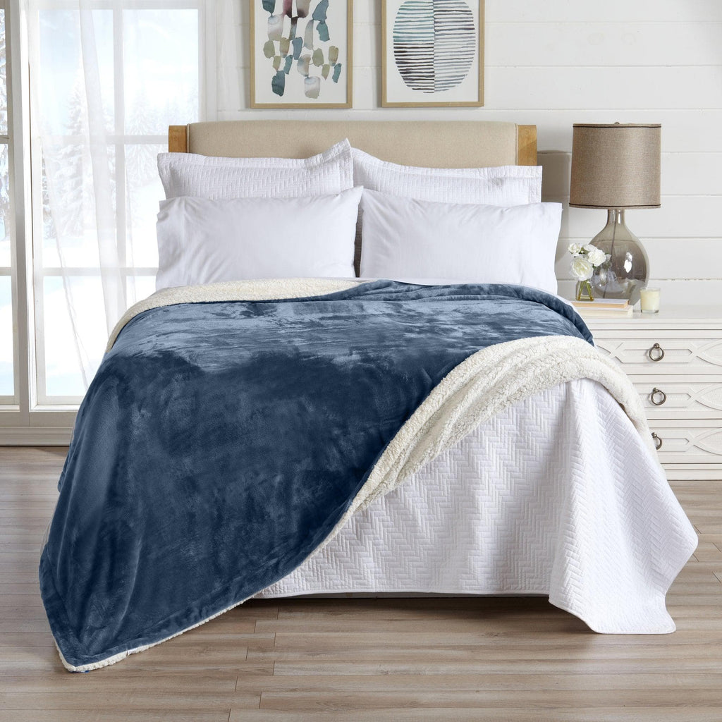 Great Bay Home Twin / Dark Denim Velvet Plush Sherpa Luxury Bed Blanket - Kinsley Collection Velvet Plush Sherpa Luxury Bed Blanket - Kinsley Collection