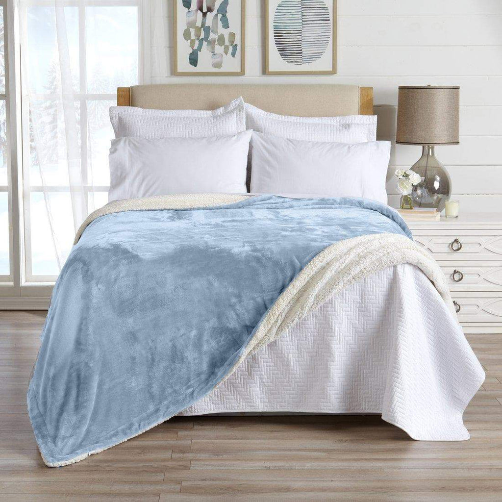 Great Bay Home Twin / Powder Blue Velvet Plush Sherpa Luxury Bed Blanket - Kinsley Collection Velvet Plush Sherpa Luxury Bed Blanket - Kinsley Collection