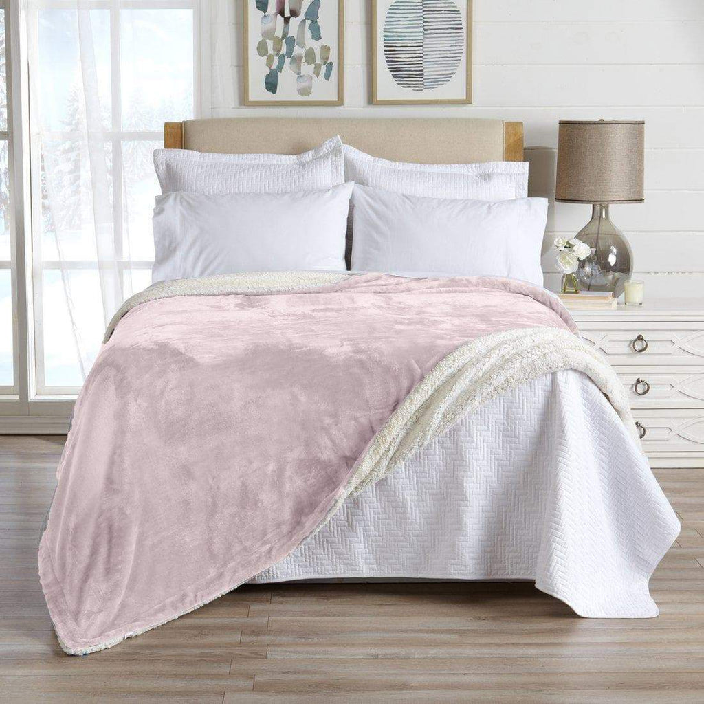 Great Bay Home Twin / Pale Pink Velvet Plush Sherpa Luxury Bed Blanket - Kinsley Collection Velvet Plush Sherpa Luxury Bed Blanket - Kinsley Collection