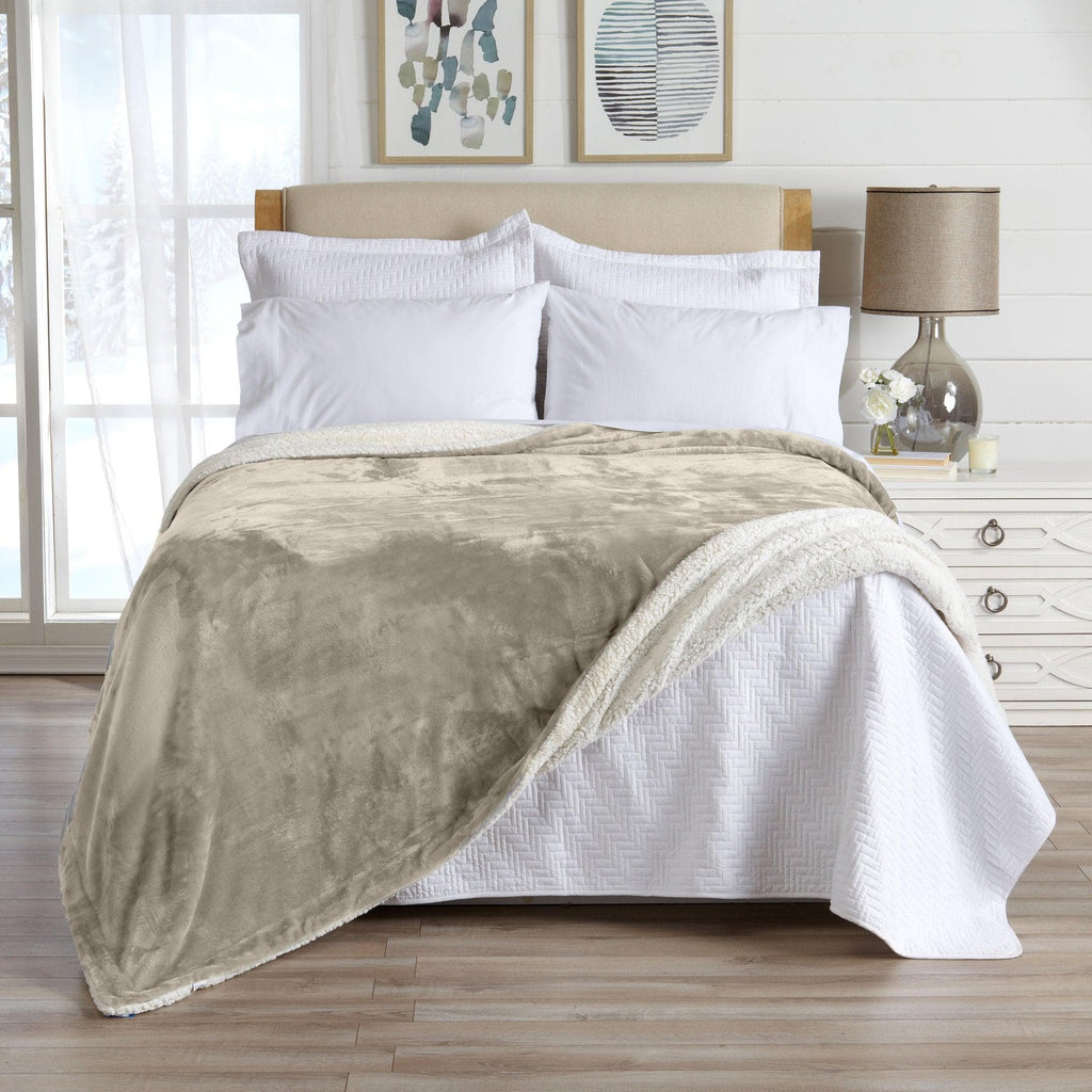 Great Bay Home Twin / Taupe Velvet Plush Sherpa Luxury Bed Blanket - Kinsley Collection Velvet Plush Sherpa Luxury Bed Blanket - Kinsley Collection